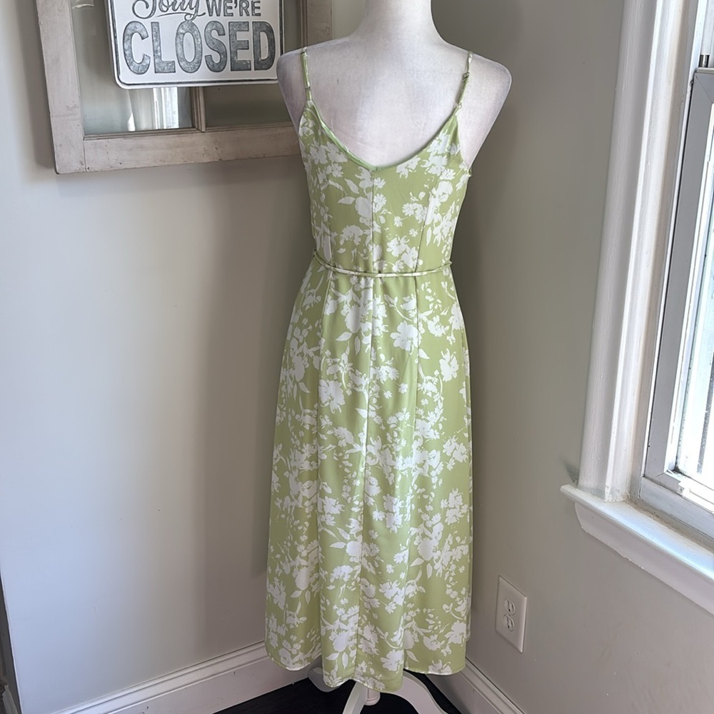 Sienna Sky Floral Button Down Adjustable Strap Midi Dress Lime Green White NWT - Picture 7 of 9